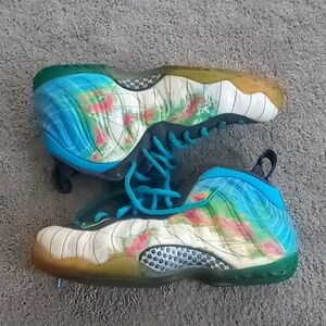 Foam Postite weatherman